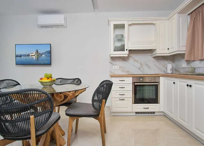 Mini Villa Tsaros